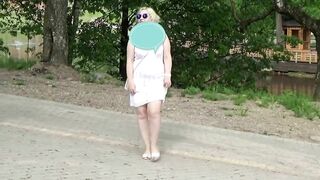 Milf flashing pussy in the park