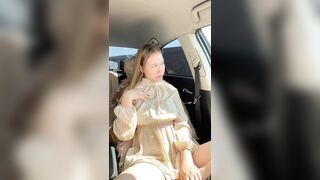 Seduced a stranger from the car masturbating in public