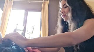 Hijastra ayudame a secarme el pantalon!