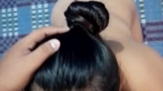 Hermosa chica mexicana dando un oral a su novio